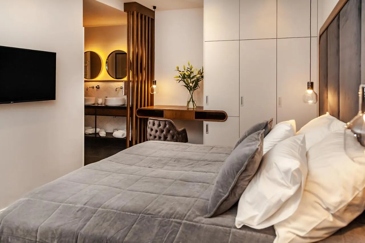 Budapest Eye Luxury Suites 3*,