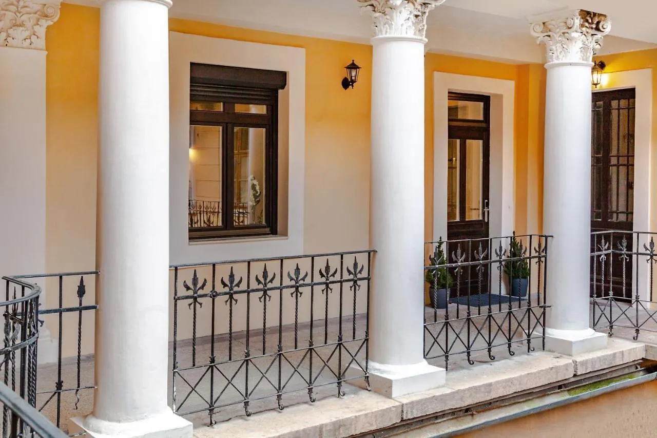 Budapest Eye Luxury Suites Hotel